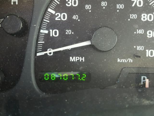 5LMEU27A0YLJ35325 - 2000 LINCOLN NAVIGATOR SILVER photo 8