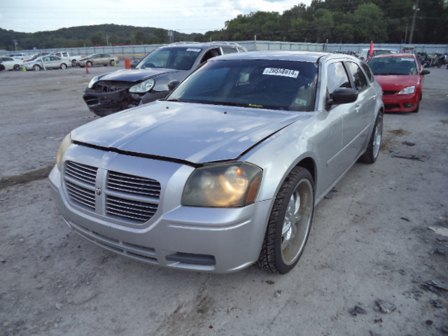 2D4FV48T25H669121 - 2005 DODGE MAGNUM SE SILVER photo 2