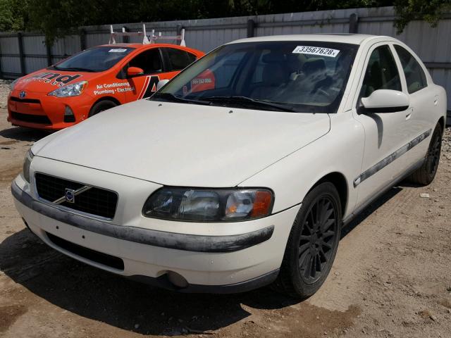 YV1RS53D412034570 - 2001 VOLVO S60 T5 WHITE photo 2