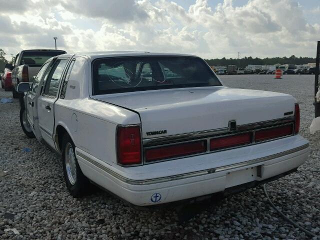 1LNLM82W8VY756942 - 1997 LINCOLN TOWN CAR S WHITE photo 3