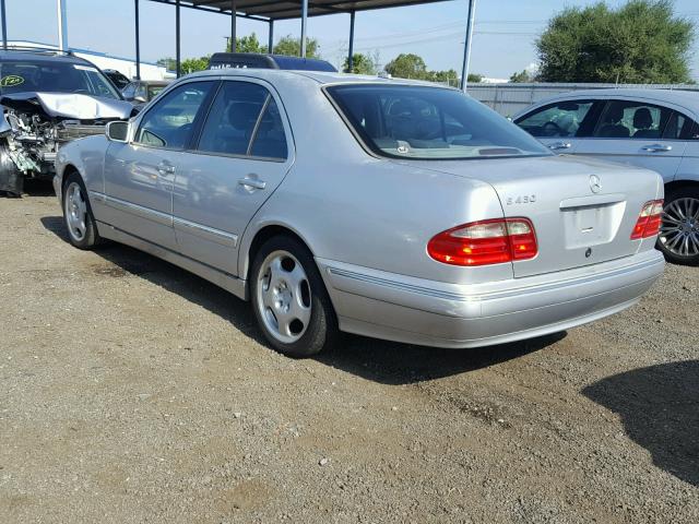 WDBJF70J4YB108737 - 2000 MERCEDES-BENZ E 430 SILVER photo 3