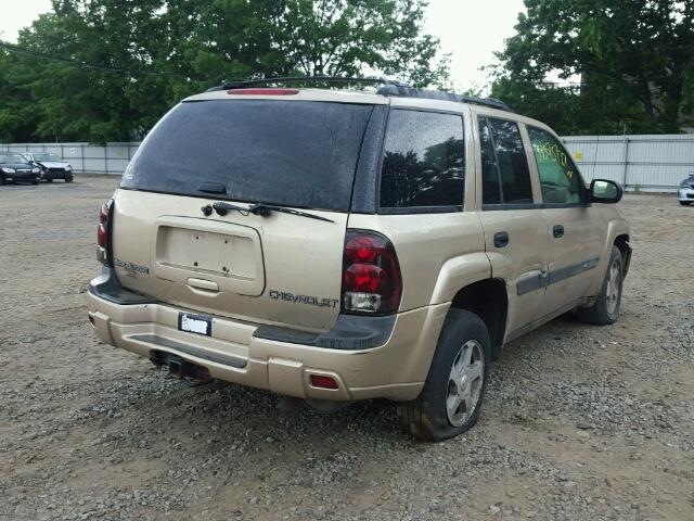 1GNDT13S042398386 - 2004 CHEVROLET TRAILBLAZE GOLD photo 4