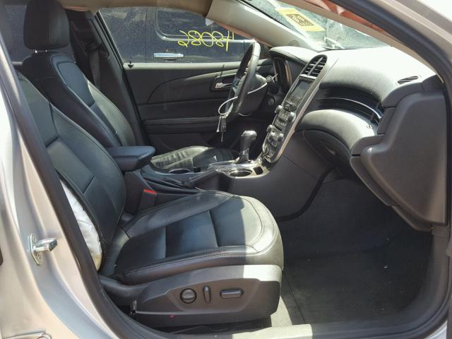 1G11E5SA6GU153227 - 2016 CHEVROLET MALIBU LIM 银色 照片 5