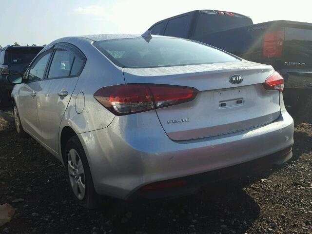 3KPFK4A78HE032088 - 2017 KIA FORTE LX SILVER photo 3