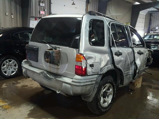 2CNBJ734536935812 - 2003 CHEVROLET TRACKER ZR SILVER photo 4