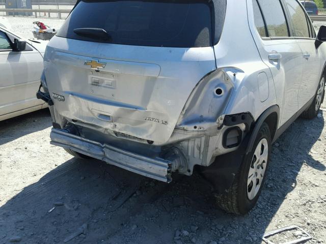 KL7CJKSB1GB665151 - 2016 CHEVROLET TRAX LS SILVER photo 9