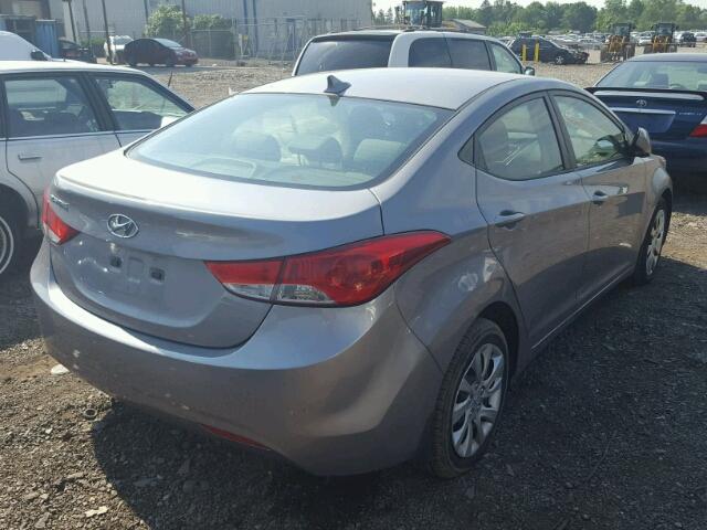 KMHDH4AE3DU600632 - 2013 HYUNDAI ELANTRA GL GRAY photo 4