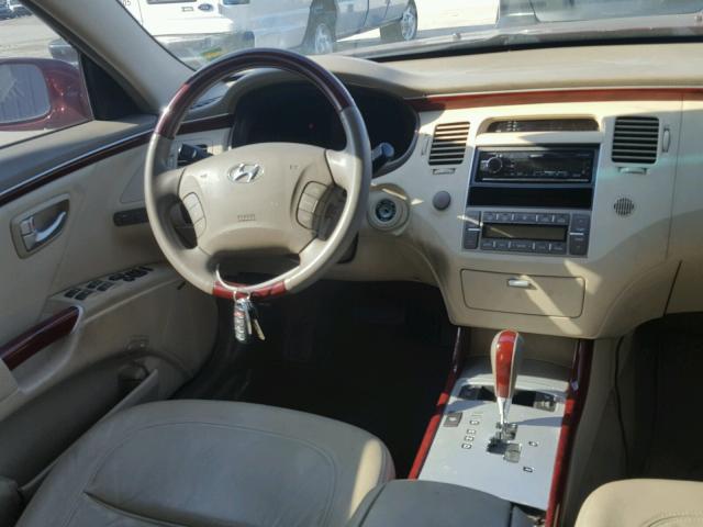 KMHFC46F08A313412 - 2008 HYUNDAI AZERA SE RED photo 9