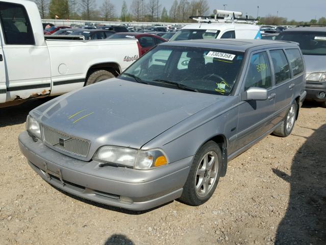 YV1LW564XW2360354 - 1998 VOLVO V70 GLT/AW SILVER photo 2