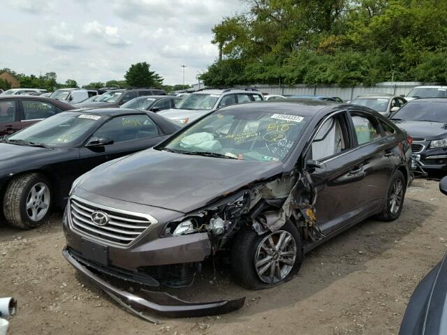 5NPE24AF3FH035718 - 2015 HYUNDAI SONATA SE BROWN photo 2