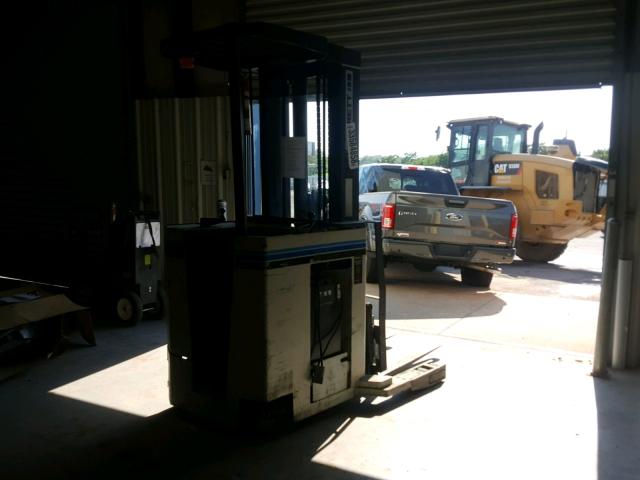 3177503 - 2000 FORK LIFT WHITE photo 4