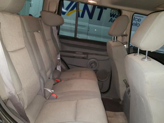 1J8HG48P77C691360 - 2007 JEEP COMMANDER BLACK photo 6