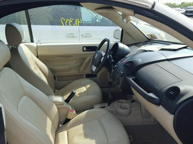 3VWCM31Y25M364753 - 2005 VOLKSWAGEN NEW BEETLE 奶油色 照片 5