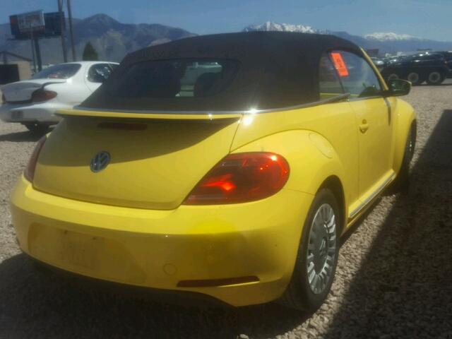 3VW517AT5FM806455 - 2015 VOLKSWAGEN BEETLE 1.8 YELLOW photo 4