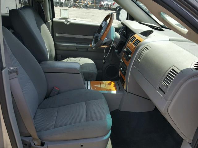 1A8HX58N97F543732 - 2007 CHRYSLER ASPEN LIMI SILVER photo 5