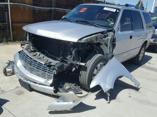 5LMJJ2J54BEJ04254 - 2011 LINCOLN NAVIGATOR 银色 照片 2