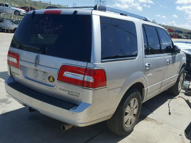 5LMJJ2J54BEJ04254 - 2011 LINCOLN NAVIGATOR SILVER photo 4