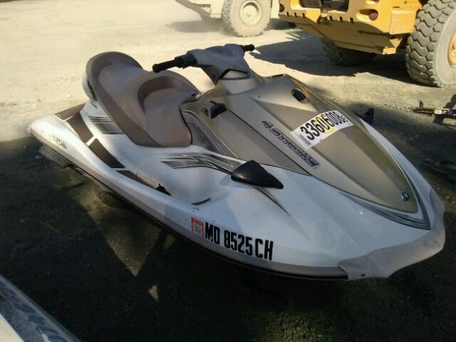 YAMA1082D808 - 2008 YAMAHA VX CRUISER WHITE photo 1