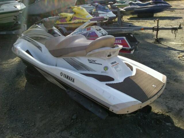 YAMA1082D808 - 2008 YAMAHA VX CRUISER WHITE photo 3