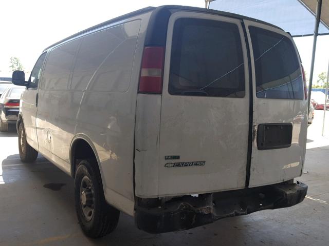 1GCZGFDAXA1125639 - 2010 CHEVROLET EXPRESS G2 WHITE photo 3