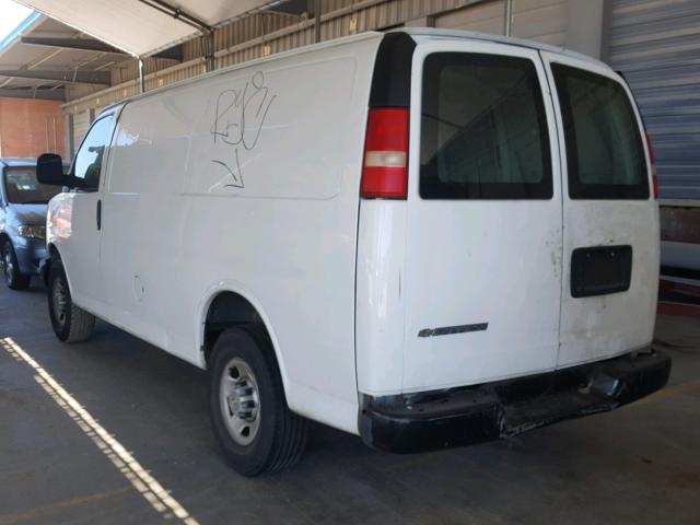 1GCGG25C181211092 - 2008 CHEVROLET EXPRESS G2 WHITE photo 3