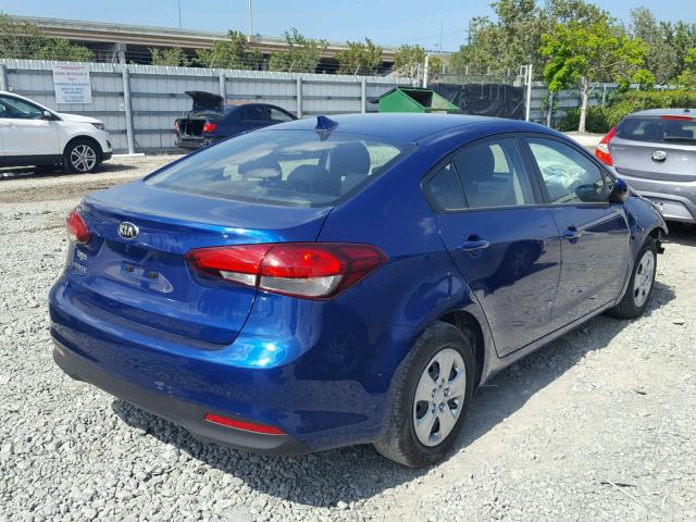 3KPFK4A7XHE018080 - 2017 KIA FORTE LX BLUE photo 4