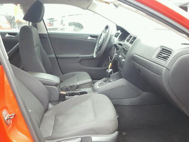 3VW2K7AJ3EM228143 - 2014 VOLKSWAGEN JETTA BASE Կարմիր լուսանկար 5