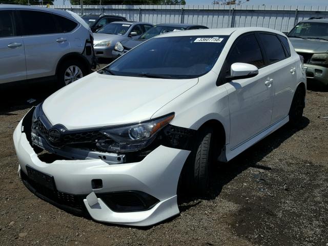 JTNKARJE4GJ516656 - 2016 TOYOTA SCION IM WHITE photo 2