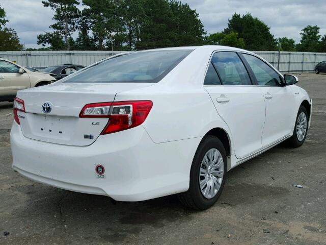 4T1BD1FK7EU137198 - 2014 TOYOTA CAMRY HYBR WHITE photo 4