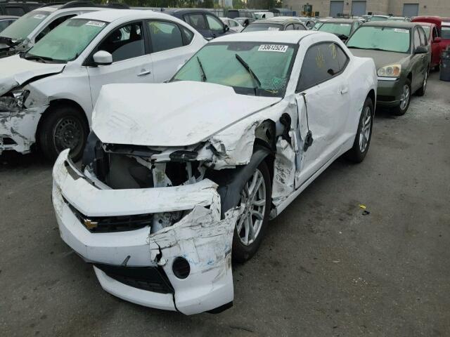 2G1FB1E37F9305158 - 2015 CHEVROLET CAMARO LS WHITE photo 2