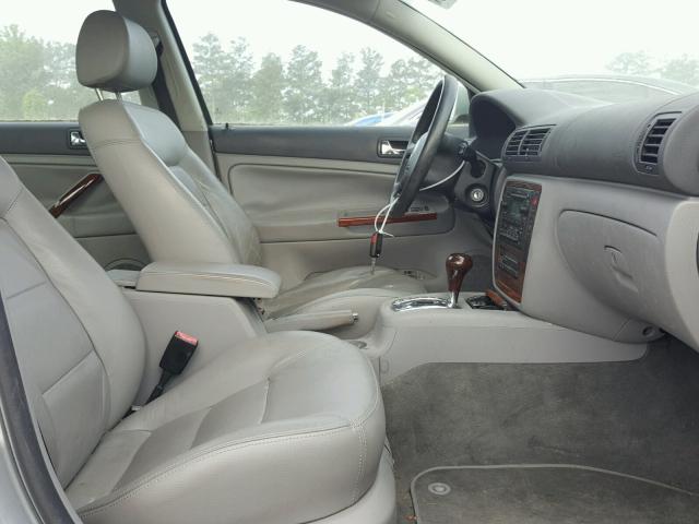 WVWRH63B24P196262 - 2004 VOLKSWAGEN PASSAT GLX 银色 照片 5