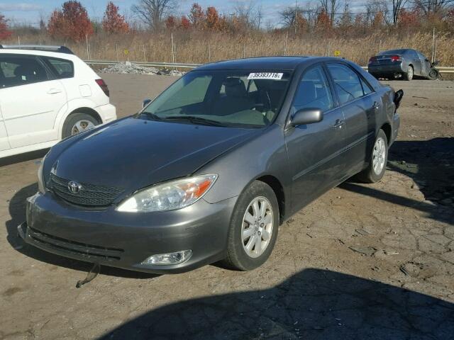 4T1BE32KX3U731635 - 2003 TOYOTA CAMRY LE GRAY photo 2