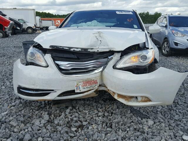 1C3CCBBBXDN639319 - 2013 CHRYSLER 200 WHITE photo 9