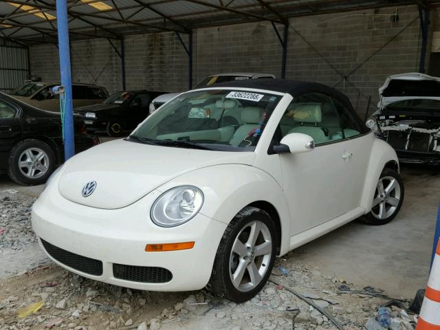 3VWFF31Y87M422424 - 2007 VOLKSWAGEN NEW BEETLE 白色 照片 2