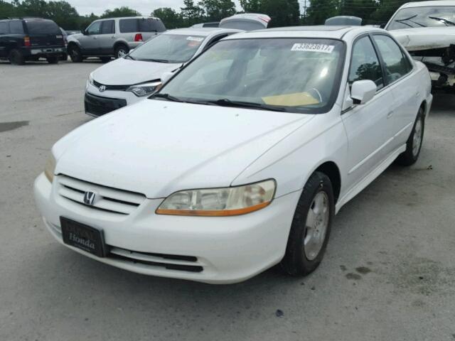 1HGCG16552A021295 - 2002 HONDA ACCORD WHITE photo 2