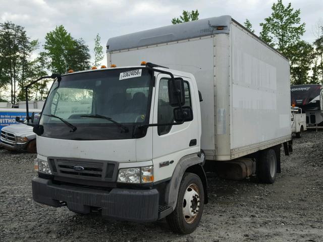 3FRLL45ZX7V634214 - 2007 FORD LOW CAB FO WHITE photo 2