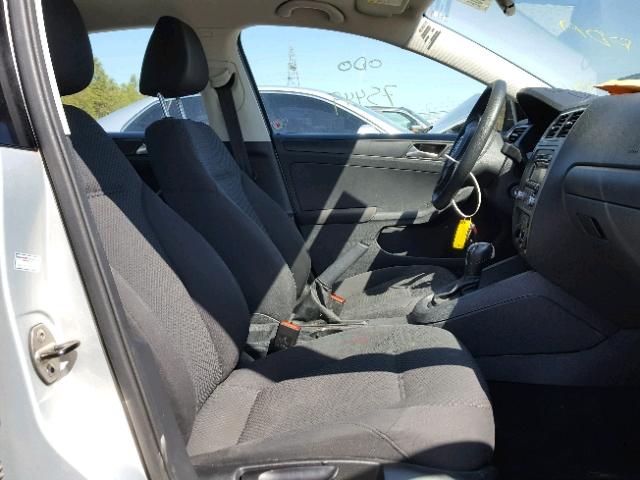 3VW2K7AJ1BM090694 - 2011 VOLKSWAGEN JETTA BASE 银色 照片 5