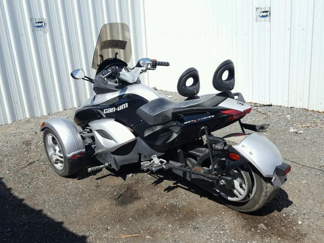 2BXJAWA108V003470 - 2008 CAN-AM SPYDER ROA SILVER photo 3