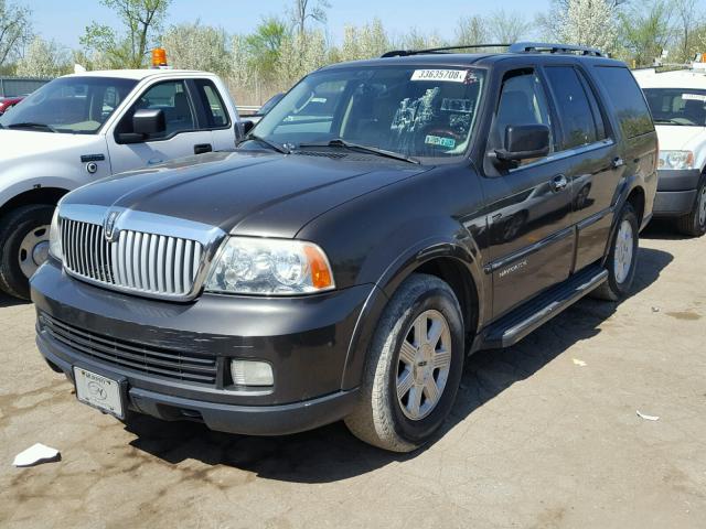 5LMFU28515LJ07468 - 2005 LINCOLN NAVIGATOR GRAY photo 2