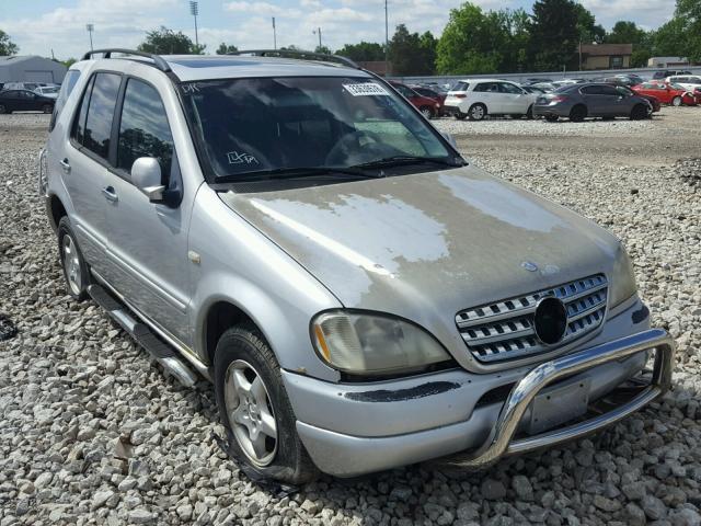 4JGAB54E4YA199069 - 2000 MERCEDES-BENZ ML 320 SILVER photo 1