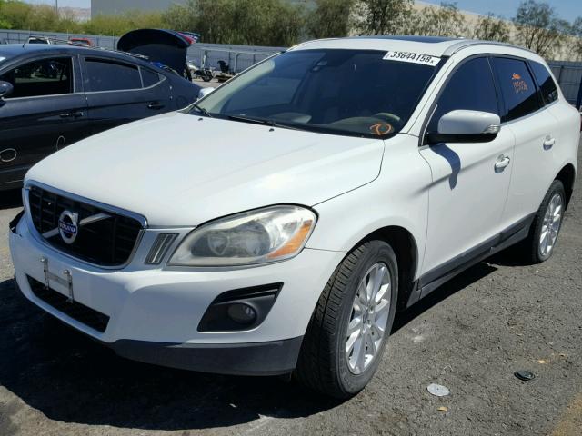 YV4992DZ2A2022585 - 2010 VOLVO XC60 T6 WHITE photo 2