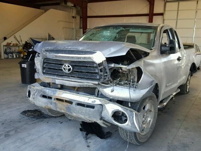 5TFBV54168X059034 - 2008 TOYOTA TUNDRA SILVER photo 2