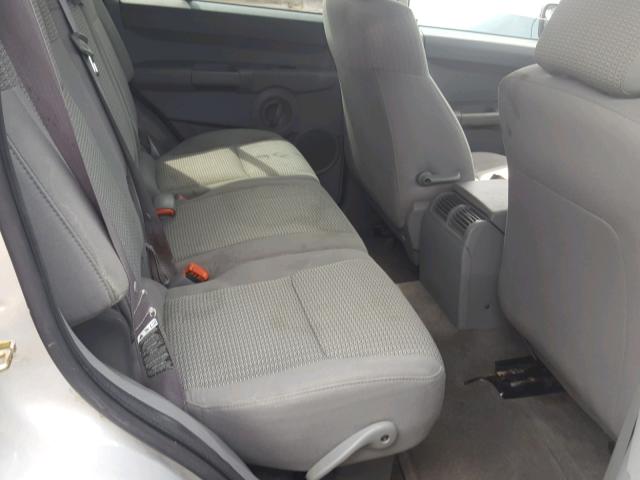 1J8HG48K16C252173 - 2006 JEEP COMMANDER GRAY photo 6