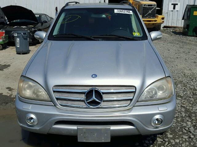 4JGAB74E22A290490 - 2002 MERCEDES-BENZ ML 55 SILVER photo 9