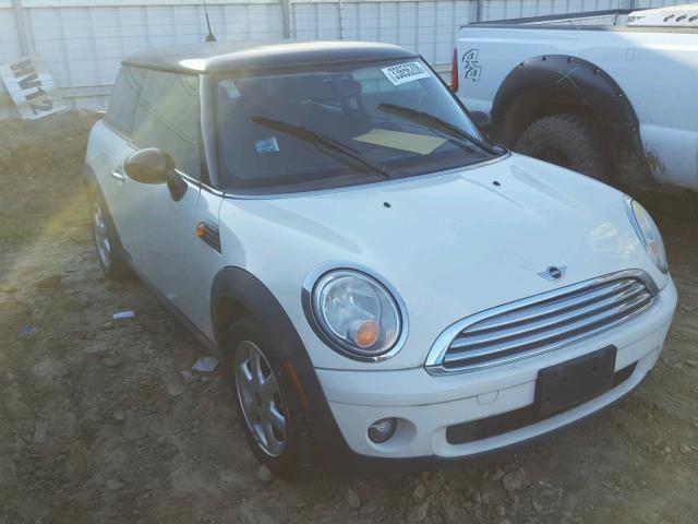 WMWMF3C56ATZ61966 - 2010 MINI COOPER WHITE photo 1