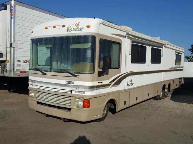 5B4LP37J8X3309223 - 1999 WORKHORSE CUSTOM CHASSIS MOTORHOME BEIGE photo 2