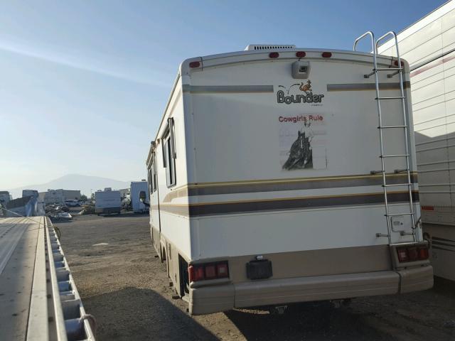 5B4LP37J8X3309223 - 1999 WORKHORSE CUSTOM CHASSIS MOTORHOME BEIGE photo 3