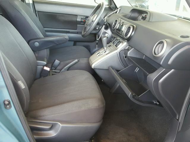 JTLKE50E981016873 - 2008 TOYOTA SCION XB GREEN photo 5