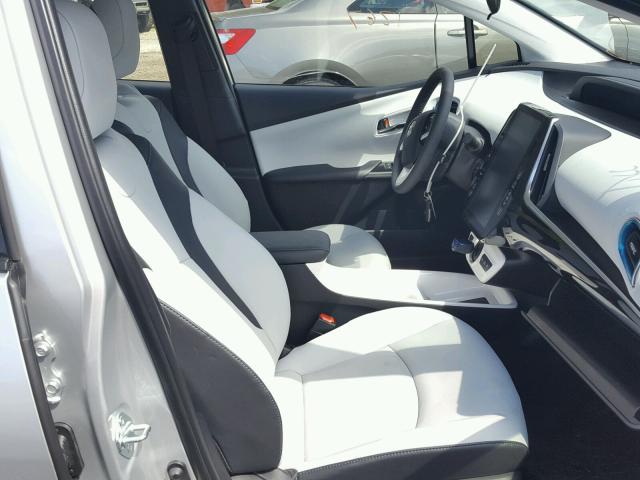 JTDKARFPXH3066810 - 2017 TOYOTA PRIUS PRIM ვერცხლისფერი ფოტო 5