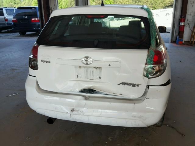 2T1KR32EX8C708637 - 2008 TOYOTA COROLLA MA WHITE photo 9